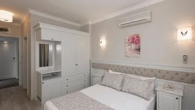 HAWAII HOTEL Rooms