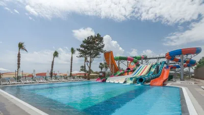 HAYDARPASHA PALACE Pools & Beach