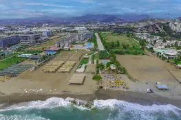 HEDEF BEACH RESORT Pools & Beach
