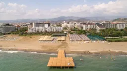 HEDEF RESORT-SPA Pools & Beach