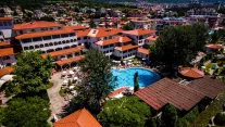 HELENA PARK Pools & Beach
