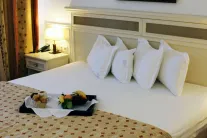 HELENA SANDS Rooms
