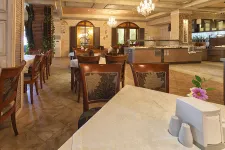 HI HOTELS IMPERIAL RESORT Restaurants