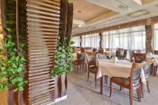 HI HOTELS IMPERIAL RESORT Restaurants