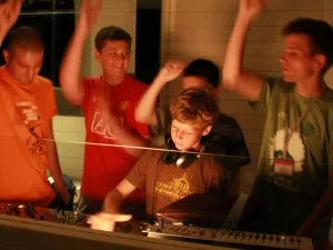 HILLSIDE BEACH CLUB Mini Club