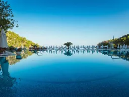 HILLSIDE BEACH CLUB Pools & Beach