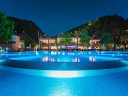 HILLSIDE BEACH CLUB Pools & Beach