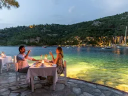 HILLSIDE BEACH CLUB Restaurants