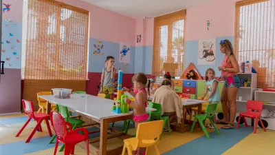 HOLIDAY GARDEN RESORT Mini Club