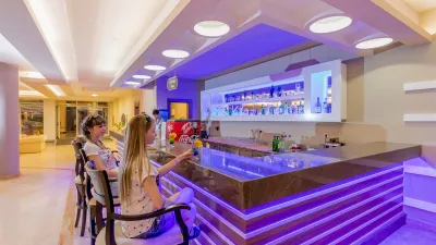 HOLIDAY PARK RESORT Bars