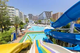 HOLIDAY PARK RESORT General Images