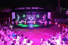 HOLIDAY PARK RESORT Activities
