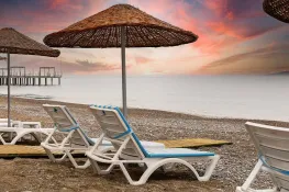 HOLIDAY PARK RESORT Pools & Beach