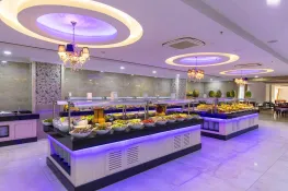 HOLIDAY PARK RESORT Restaurants
