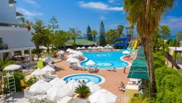 HOLIDAY PARK RESORT General Images