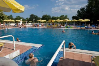 HOLIDAY VILLAGE DUNI Pools & Beach