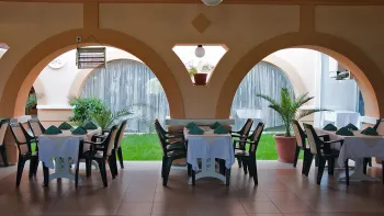 HOLIDAY VILLAGE DUNI Restaurants
