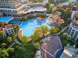 HORUS PARADISE LUXURY RESORT Pools & Beach