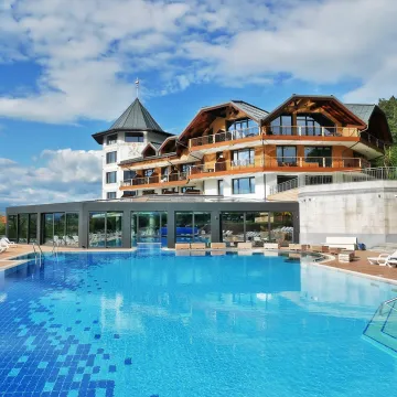 HOT SPRINGS MEDICAL - SPA HOTEL Pools & Beach
