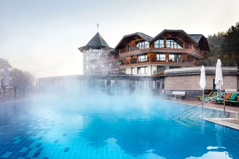 HOT SPRINGS MEDICAL - SPA HOTEL Pools & Beach