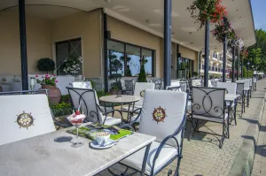 HOTEL ADMIRAL Bars