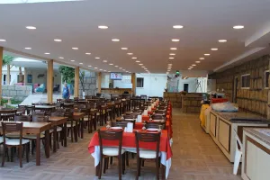 HOTEL GOLD STONE Restaurants