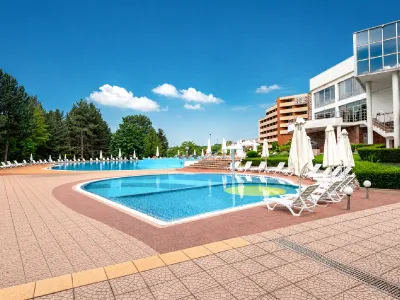 HOTEL HISSAR SPA COMPLEX Pools & Beach