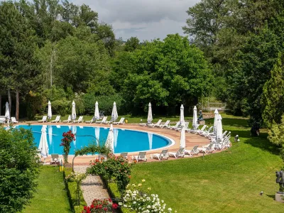 HOTEL HISSAR SPA COMPLEX Pools & Beach