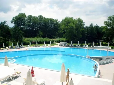HOTEL HISSAR SPA COMPLEX Pools & Beach