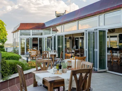 HOTEL HISSAR SPA COMPLEX Restaurants