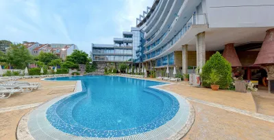 HOTEL KAMENEC KITEN Pools & Beach