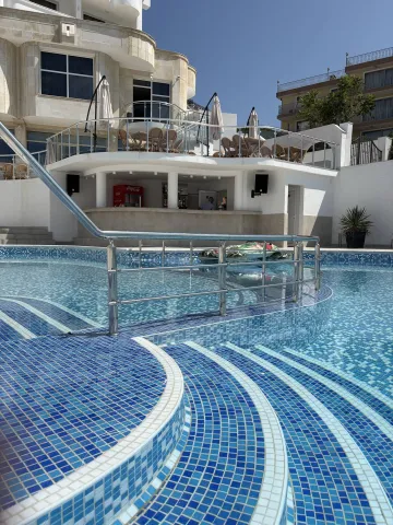 HOTEL LAGUNA SPA Pools & Beach