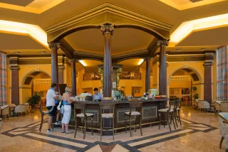 HOTEL MARINA BEACH Bars