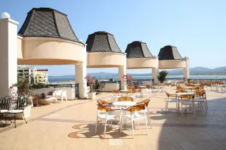 HOTEL MARINA BEACH Bars