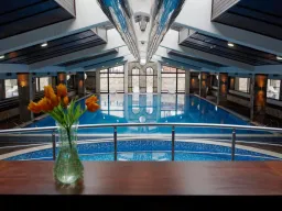 HOTEL TRINITY RESIDENCE Pools & Beach