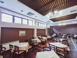 HOTEL TRINITY RESIDENCE Restaurants