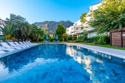IDAS CLUB HOTEL Pools & Beach
