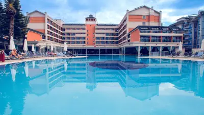 INSULA RESORT - SPA Pools & Beach
