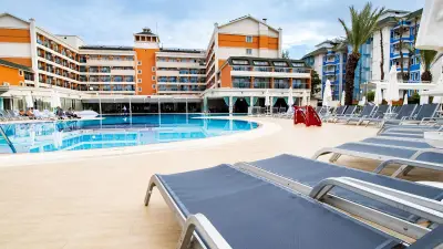 INSULA RESORT - SPA Pools & Beach