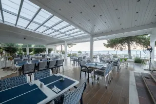 IRIS HOTEL AND SPA Restaurants