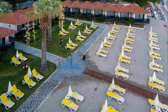 ISLA PANORAMA Pools & Beach