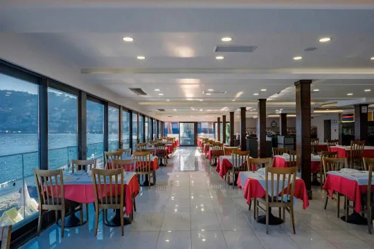 ISLA PANORAMA Restaurants