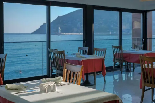 ISLA PANORAMA Restaurants