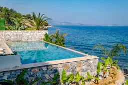 ISOLINA HOTEL Pools & Beach
