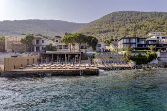 ISOLINA HOTEL Pools & Beach
