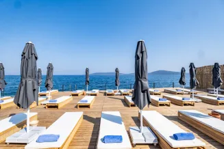 ISOLINA HOTEL Pools & Beach