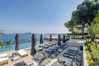ISOLINA HOTEL Pools & Beach