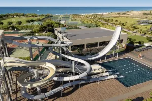 JACARANDA LUXURY RESORT Pools & Beach