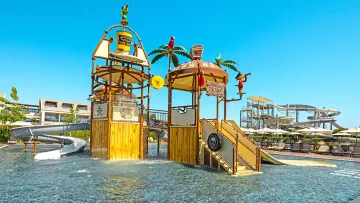 JACARANDA LUXURY RESORT Pools & Beach