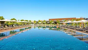 JACARANDA LUXURY RESORT Pools & Beach